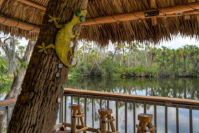 Riverside Breeze Tropical Retreat w Tiki Hut&BBQ